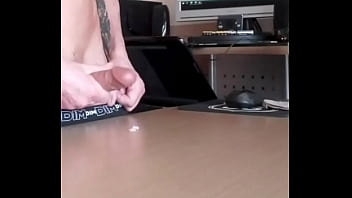 Preview 4 of Snega Porn Videos - une bonne branlette en hommage et &agrave_ la demande d&#039_une discr&egrave_te abonn&eacute_e sur XVIDEOS, 