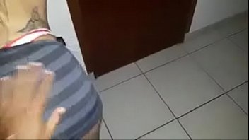 Preview 1 of Mama E Hija Cojiendo Webcam - Dizendo a buceta da minha namorada bem gostoso