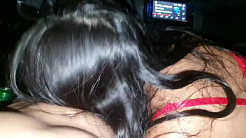 Preview 4 of Free Porn Xoxo Porno - SE LA CHUPO EN EL TOYOTA YARIS MIENTRAS MI ESPOSO ME ESPERA