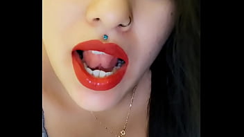 Preview 1 of Yujiss Porn - morena con el culo lleno de aceite y las tetas llenas de leche