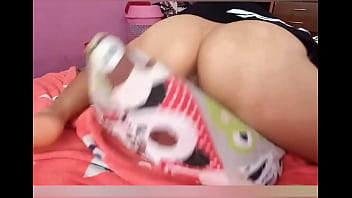 Preview 4 of Indian Aunty With Sun - ME ENCANTA CABALGAR MI ALMOHADA Y TOCARME BIEN RICO MI VAGINA ROSADITA