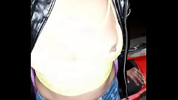 Preview 2 of Small Pleasured - &iexcl_Despu&eacute_s de la fiesta jovencita pillada en la calle! El no pudo aguantar ni 3 minutos cuando ella abri&oacute_ las piernas en la calle.