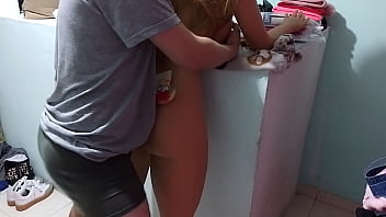 Preview 4 of Drug Mda - Navidad a solas con mi hijastra,  enga&ntilde_ando a mi esposa con mi hijastra en su habitaci&oacute_n