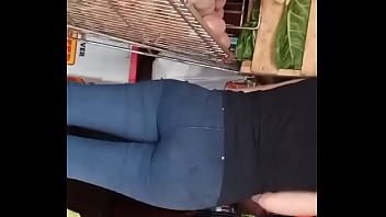 Preview 1 of Leggin Strong - Grabando culito rico casi se da cuenta cuando la voy a tocar