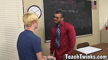 Preview 1 of Kiara Mia Mechanic Opahub - Latino teacher Alexsander Freitas anal fucks Preston Andrews