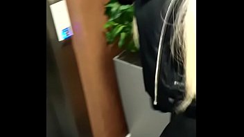 Preview 1 of Xxx Xno - Scottish girl sucks dick in elevator