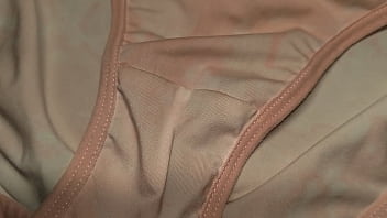 Preview 1 of Lelu Love Feet And Handjob - Me corr&iacute_ sobre los panties rositas de mi amiga enfermera