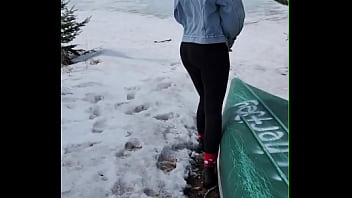 Preview 1 of Log Tunni - MILF In Leggings Finds Canoe A Perfect Place To Put Her Dildo To Masturbate