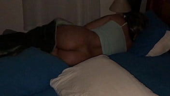 Preview 2 of Emzpbhnxy - Minha esposa na cama de bunda de fora
