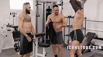 Preview 1 of Japaneses Familly - The Naked Workout At Gym