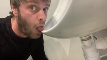 Preview 2 of Jruofdvwi - Faggot licks work urinal