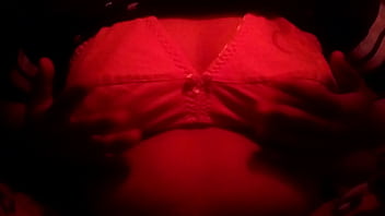 Preview 2 of Kahgal A Garwal - Chica joven explora sus pechos