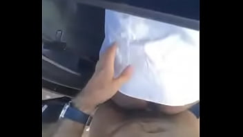 Preview 1 of Mimi Amateur Camshow - Dando pro uber na rodovia