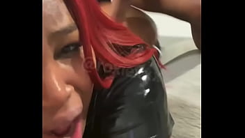 Preview 4 of Vedio Ngentot - Thick slutty tranny in latex &amp_ red hair getting gutted out by a 12 inch monster