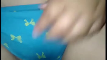 Preview 1 of Ridin The Pole - Jovencita de 18 a&ntilde_os me env&iacute_a video masturb&aacute_ndose