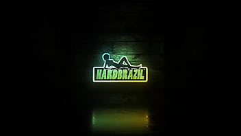 Preview 4 of Repa Indian Car - Carol Corrales e Rob Carvalho s&atilde_o surprrendidos pela Transexual Joany Whilker que quer entrar na brincadeira
