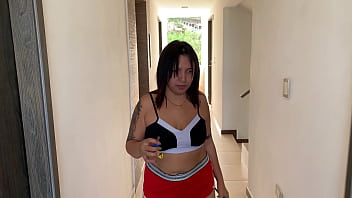 Preview 1 of Sharon Lees Hd - A la perra de mi madrastra MILF quiere que yo la penetre duro y me corra en su culo para que se le pase su desilusion amorosa. SEXO REAL ENTRE HIJASTROS