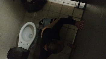 Preview 4 of 10years Gurl Fuck - Mamada en glory hole