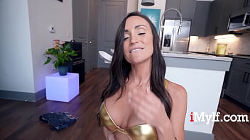 Preview 3 of Lea Lexis Vk - MILF In My Apartment Ready To Blow - Alyssa Vera