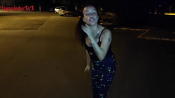 Preview 1 of Belgem Girl - Vagninho e Holy Rubi hot skinny girl pissing and showing off showing her beautiful ass in a public park.
