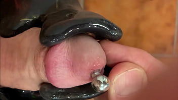 Preview 1 of Xxx New Zealand Shoes - Cumshot slow mo with vibrator,  2g PA