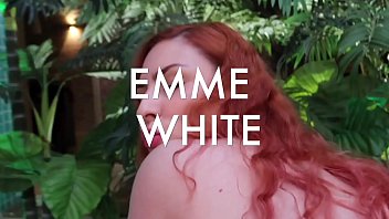 Preview 1 of Fuck Sex Vedio - Dei meu cu pro Pikachu - Venusss Model e Emme White