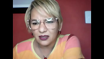 Preview 3 of Grannies You Stripper - MAMAE E FILHINHO