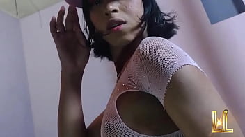 Preview 1 of Ful Yong Xnxx Video - Trans Novinha Muito Tesuda Fazendo Boquete M&aacute_gico e Sugando Muito Leitinho-Sammya Andrade