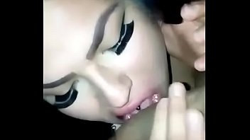 Preview 3 of Help Me Jordi - Hermosa travesti chupando