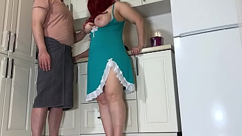 Preview 1 of Nagray 3xxx Vidu Com - Stepmom suddenly took a dick in her mouth and got a dick in anal