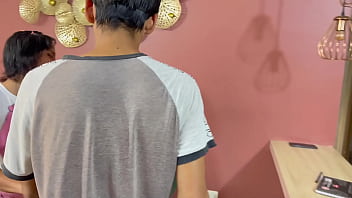 Preview 1 of Desi Porn Video In Saree - Me follo por el culo a mi hermanastra a cambio de dejarla salir con&nbsp_su&nbsp_nuevo&nbsp_novio.