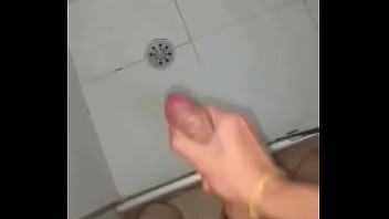 Preview 4 of Insesto Mam - Novinho De SP gozando no chuveiro