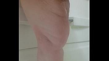 Preview 4 of Small Dick Chatroulette - Evaporatedmilker BBW peeing in shower