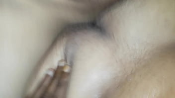Preview 3 of Girls Big Ass Couple - Dando pra novinho e chupando coroa