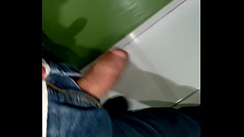 Preview 4 of Bbw Ass Creampie Pov - Desfilando a Piroca mole pelo trabalho,  escondido,  s&oacute_ pela abertura do z&iacute_per da cal&ccedil_a jeans