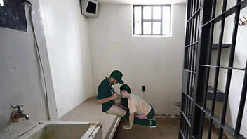 Preview 3 of Milf Pov Slave Orders - POL&Iacute_CIA REAL FODENDO COM PRISIONEIRA E V&Iacute_DEO VAZA. ELES DEMITEM ELE