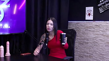 Preview 2 of Ofafkyvfg - Tem gente que tem relacionamento aberto e dar muito mais certo,  e diz gostar de bolas,  e o tamanho preferido do pau... - Dieni Ga&uacute_cha (SHEER/RED)