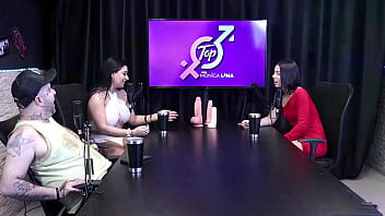 Preview 3 of Ofafkyvfg - Tem gente que tem relacionamento aberto e dar muito mais certo,  e diz gostar de bolas,  e o tamanho preferido do pau... - Dieni Ga&uacute_cha (SHEER/RED)