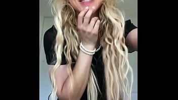 Preview 2 of Lucy Dolls Finger - Cum edge with me