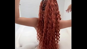 Preview 2 of Bbbkk - No se lo que pasa por tu mente,  pero estoy segura que te gustar&iacute_a venir y darte un ba&ntilde_o de burbujas conmigo ?