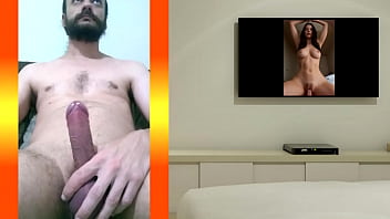 Preview 1 of Hot Girl Porn Hd - Punheta e gozada vendo lindas mulheres na TV (I.A.)