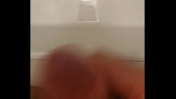 Preview 3 of Johny Sin And Mia Khalifa - Pink Dick BR masturba rapidinho no banheiro