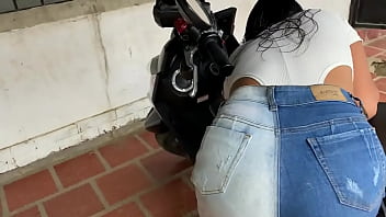 Preview 1 of Clips Xtime Tv - follo con otra chica en la sal de mi casa