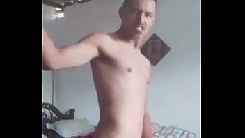 Preview 1 of Mama Purn - Recopilaci&oacute_n Joven moreno bronceado se saca su leche parte2