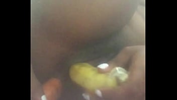 Preview 3 of Bg Fussy - Doble penetracion,  con mi platano y mi zanahoria