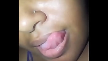 Preview 1 of Sexy Boa - Amiga safada seduzindo pelo zap