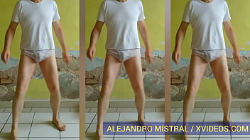 Preview 1 of Titfuck One Piece - Hombre gay bailando en ropa interior blanca mojada Trusas Calzoncillos calientes ALEJANDRO MISTRAL
