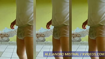 Preview 4 of Titfuck One Piece - Hombre gay bailando en ropa interior blanca mojada Trusas Calzoncillos calientes ALEJANDRO MISTRAL