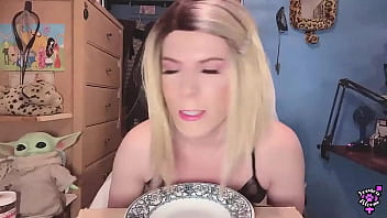 Preview 1 of Hot Riding Dildo Teen - Cooking With Jessica Bloom - Chocolate Cum Sandwiches