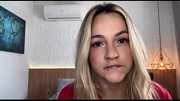 Preview 2 of Baby Benz - Casada da uma mamada em amante joy
